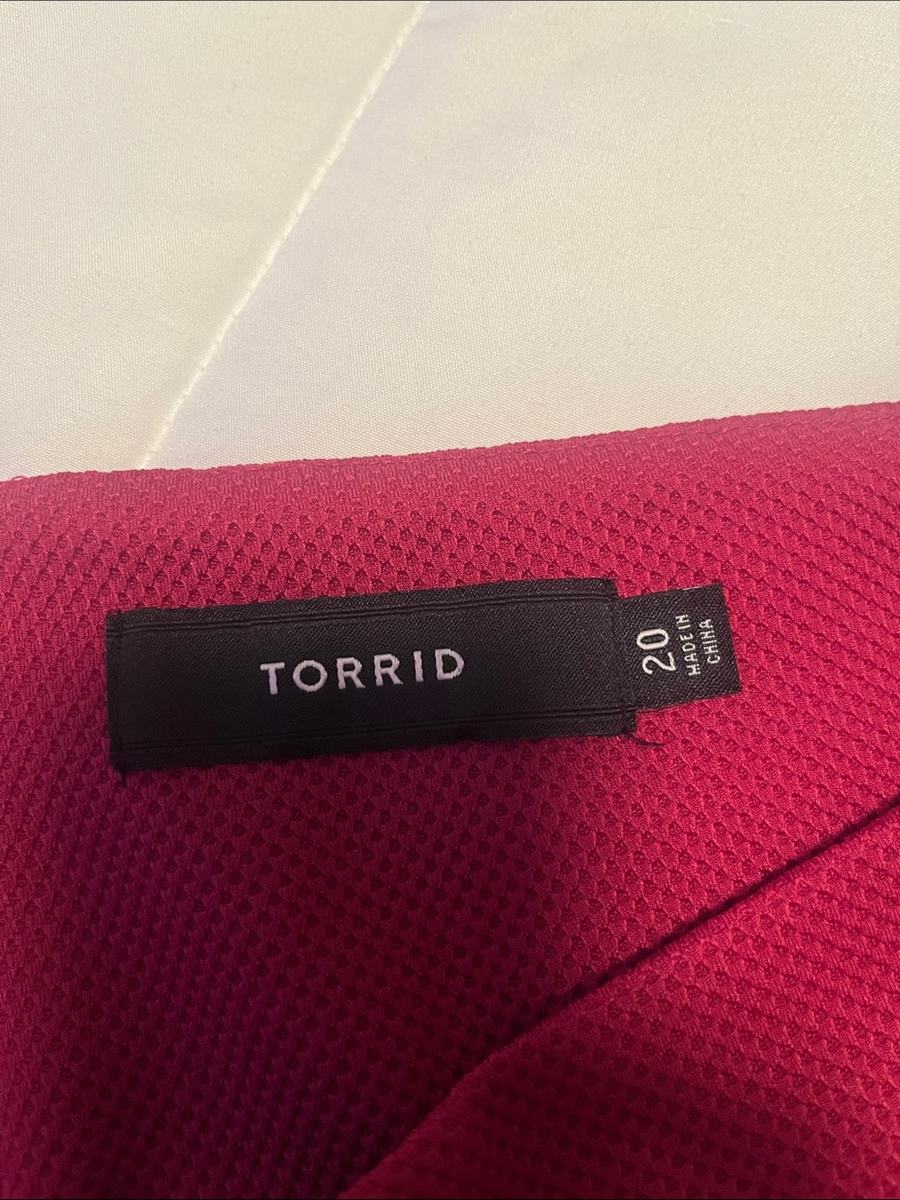Torrid Magenta High-Waist Textured Shorts Size 20 NWOT - Picture 2 of 3